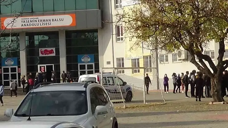 Ders arasında okulun penceresinden atlayan kız öğrenci yaralandı