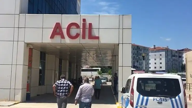 Merdivenlerde birbirlerinin üzerine düşen 7 öğrenci yaralandı