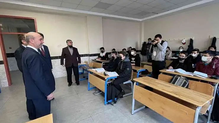 Pekyatırmacı: 'Öğrencilerimizin gözlerindeki enerji bizlere güç veriyor'