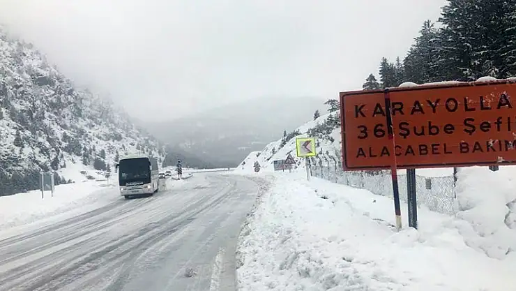 Antalya'da iki mevsim aynı anda yaşandı, ortaya ilginç görüntüler çıktı