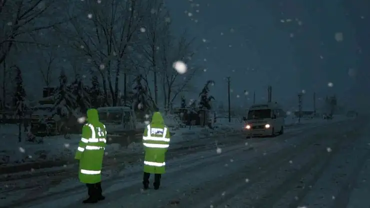 Antalya-Konya karayolu tüm araç trafiğine kapatıldı