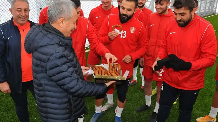 Başkan Akkaya'dan Akşehirspor'a tatlı ikramı