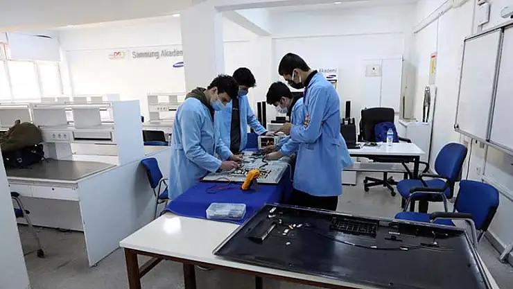 Mesleki eğitim merkezlerinde öğrenci sayısı bir ayda yüzde 70 arttı