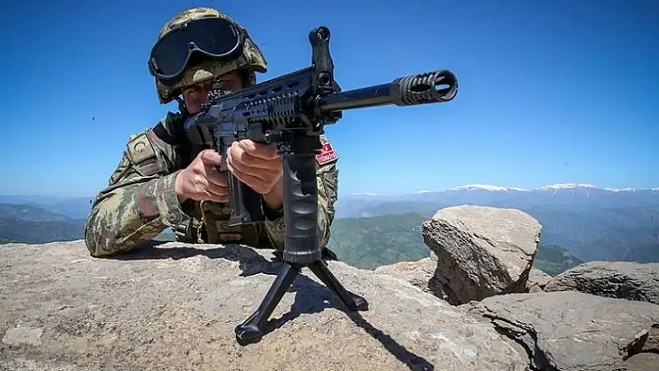 taciz ateşi açan 4 terörist öldürüldü!