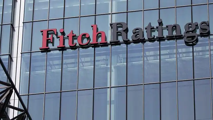 Fitch, Türkiye'nin kredi notunu düşürdü!