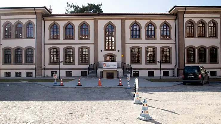 Tarihi binadan Konya'yı kapsayan eğitim