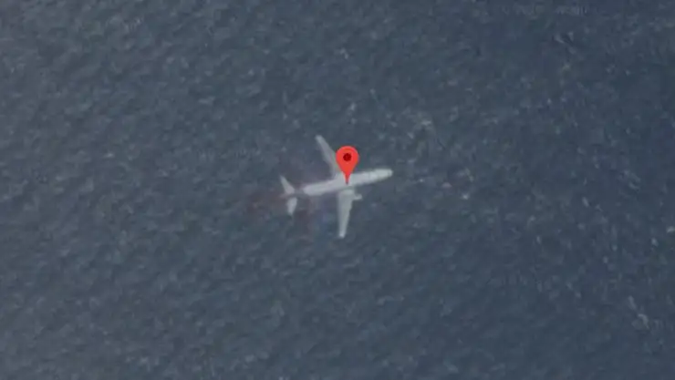 Çin'in güneyinde yolcu uçağı düştü