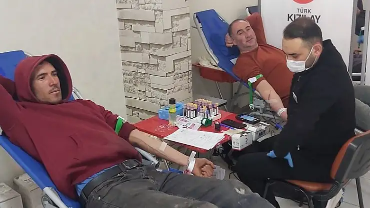 Karapınar'da Ülkü Ocakları kan bağışında bulundu