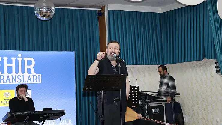 Radyo programcısı ve şair Talha Bora Öge Konya2da sevenleriyle bir araya geldi