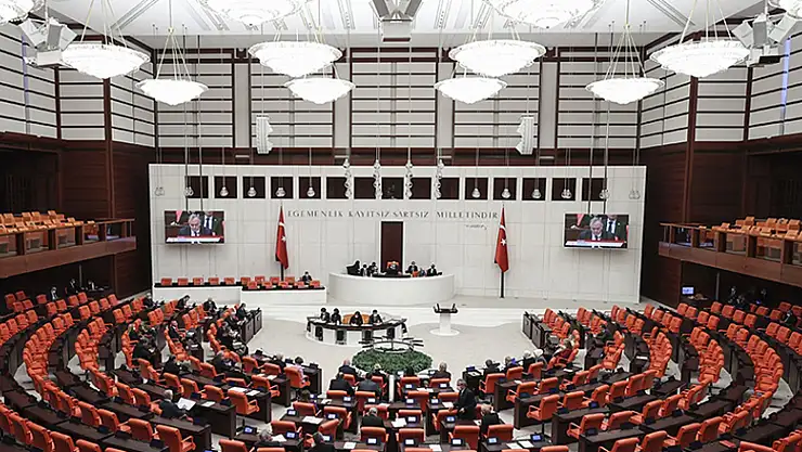 Meclis, 'vergi ve ekonomi paketi'ni içeren kanun teklifi için mesai yapacak