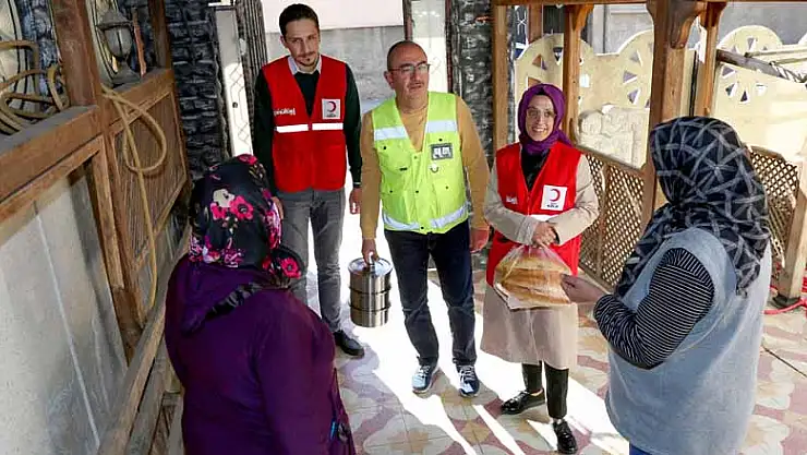 Meram'da İhtiyaç Sahiplerinin Yüzleri Gülüyor