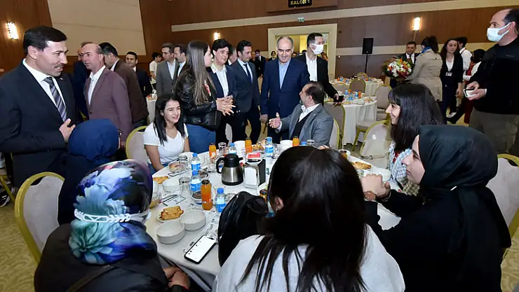 Konya'da Yetimler 'Kardeşlik İftarı'nda Buluştu