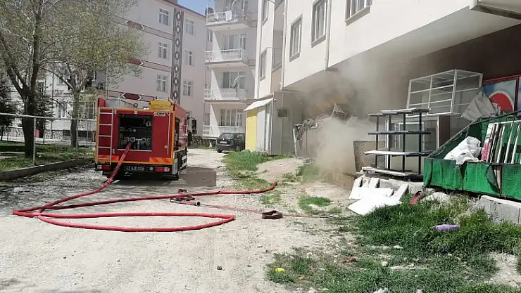 Konya'da bir marketin deposunda çıkan yangın söndürüldü