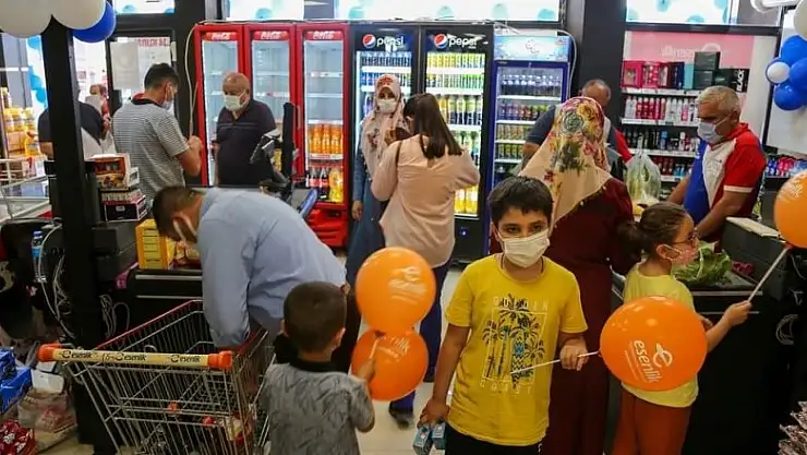 Esenlikten alışveriş yüz güldürüyor