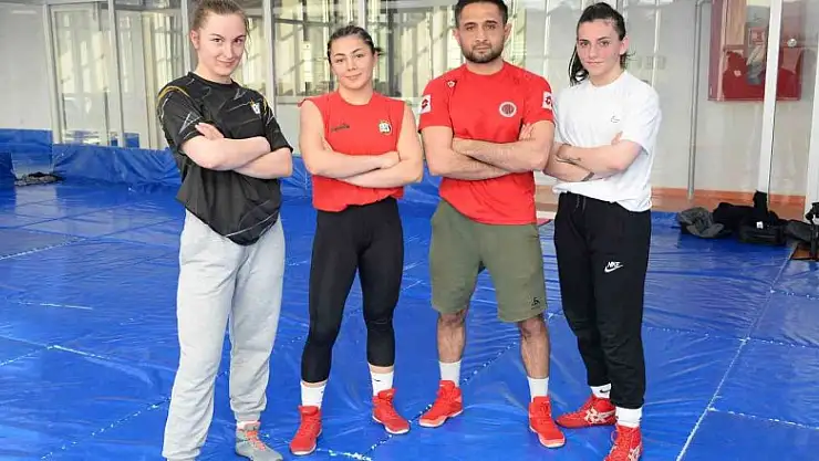 Bozüyük Belediyesi Eğitim ve Spor Kulübü kadın güreşçileri şampiyonalara hazırlanıyor