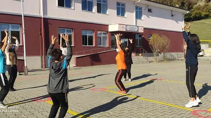 Ortaokul öğrencileri projeleri ile sağlıklı geleceğe adım attı