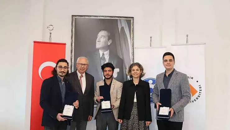 İEÜ'lü gençler Türkiye üçüncüsü