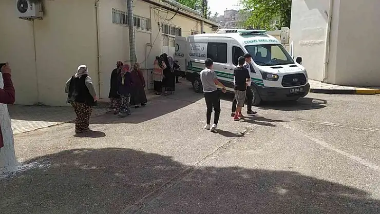 Devrilen traktörün sürücüsü hayatını kaybetti