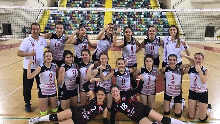 Ayvalıkspor küçük kızlar da il şampiyonu