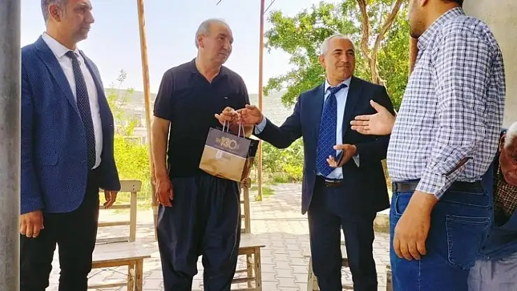 Tarsus Belediyesi sorunları yerinde tespit ediyor