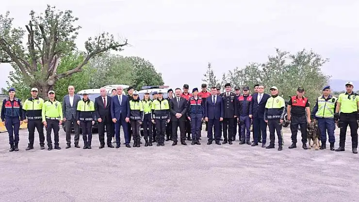 Aydın Valisi Aksoy bayram öncesi emniyet kemeri uygulamasına katıldı