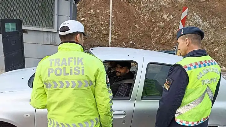 Şemdinli'de bayram öncesi trafik denetimi uygulaması