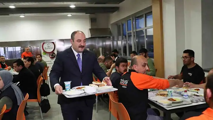 Bakan Varank: 'Türkiye'nin her tarafında yatırımlar harıl harıl devam ediyor'