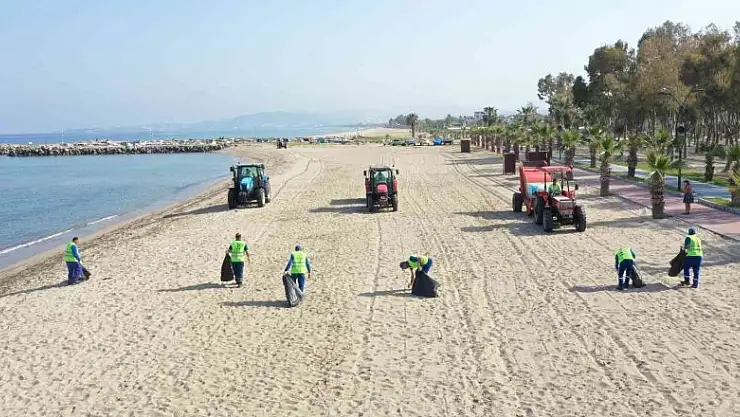 Aydın Büyükşehir Belediyesi sahilleri pırıl pırıl yaptı