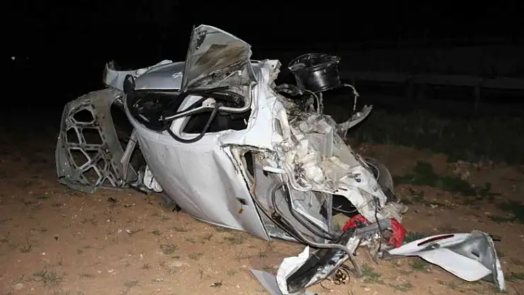 Takla atan otomobilden dışarı fırlayan 2 kişi hayatını kaybetti