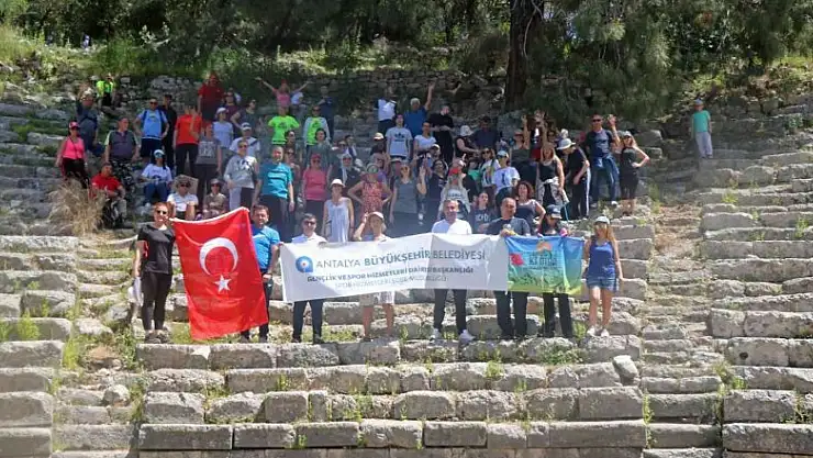 Doğaseverler tarihi Likya Yolu'nda yürüdü