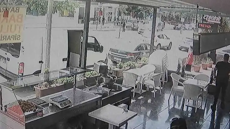 Bir anlık dalgınlığı az daha canına mal oluyordu