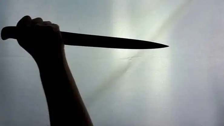 Karaman'da bir kadın tartıştığı arkadaşını bıçakla yaraladı