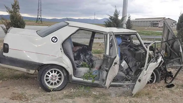 Karaman'da otomobiller çarpıştı: 3 yaralı