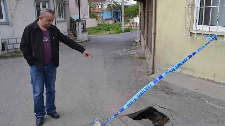 3 ayrı noktadaki yol çökmesi tedirgin ediyor