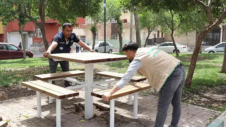 Haliliye'de parklara bahar bakımı