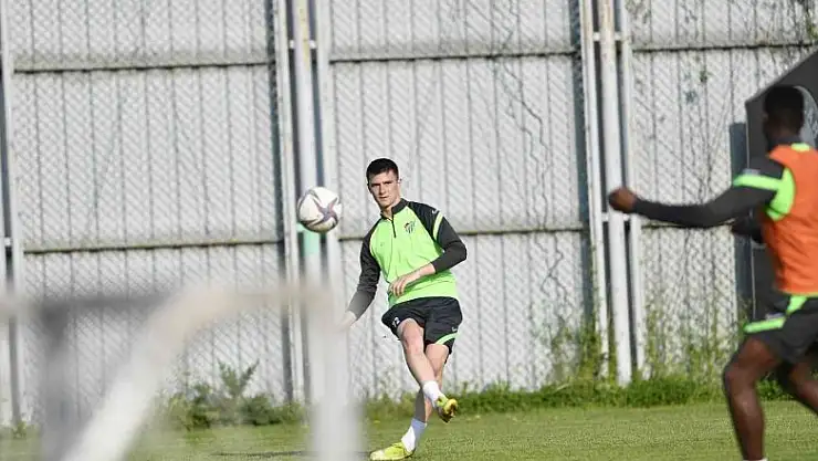 Bursaspor, Ümraniyespor maçı hazırlıklarını çift kale maç yaparak sürdürdü