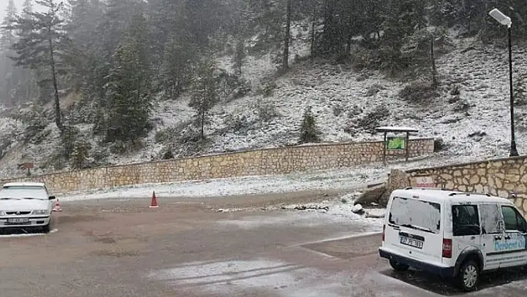 Kastamonu'nun yüksek kesimlerinde kar yağışı etkili oldu