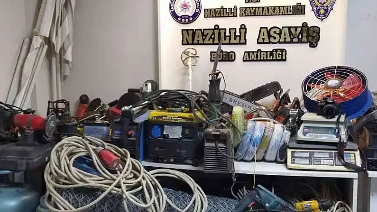 Evden çıkanlar polisleri bile şaşırttı