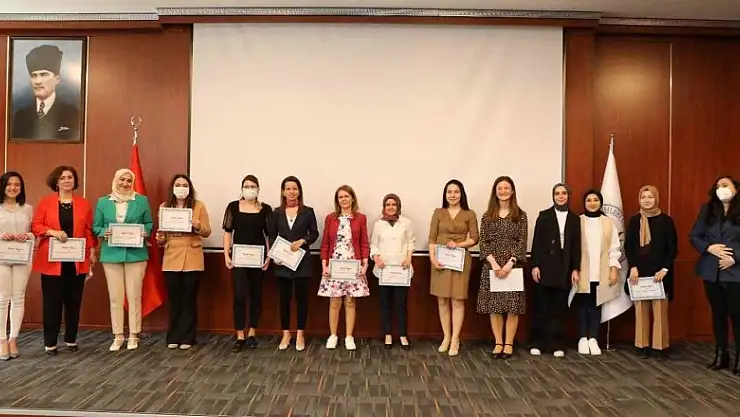 Ebeliğin tarihsel süreci ele alındı