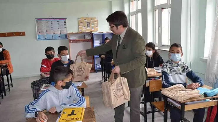 Çemişgezek Kaymakamı öğrencilerle bir araya geldi