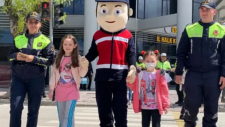 Eskişehir'de 'Yayalar için 5 adımda güvenli trafik' projesi tanıtıldı