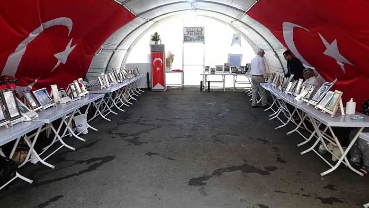 Evlat nöbeti 978'inci gününde