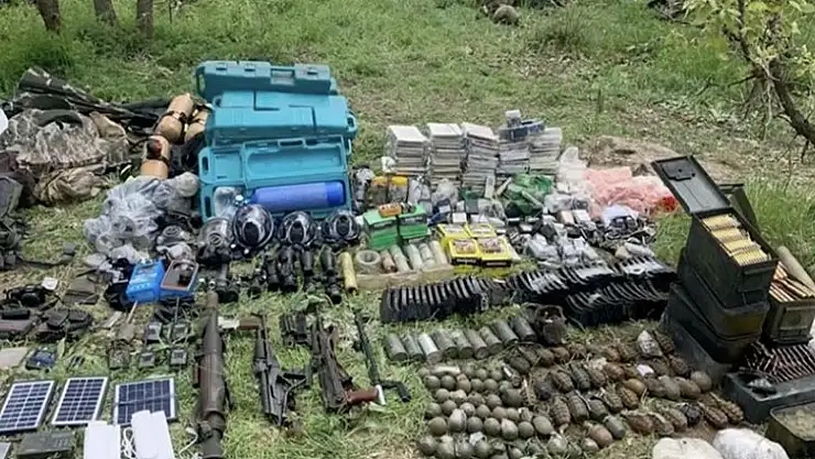 Pençe-Kilit Operasyonu'nda teröristlere ait çok sayıda silah ve mühimmat ele geçirildi