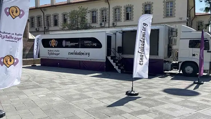 'Restoran ve Kafeler Dijitalleşiyor Projesi' eğitim tırı Konya'da