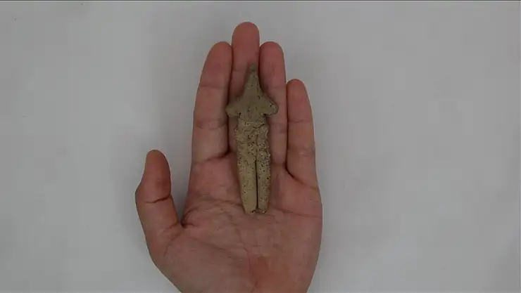 8 Bin yıllık tilki postlu erkek figürü gün yüzüne çıkarıldı