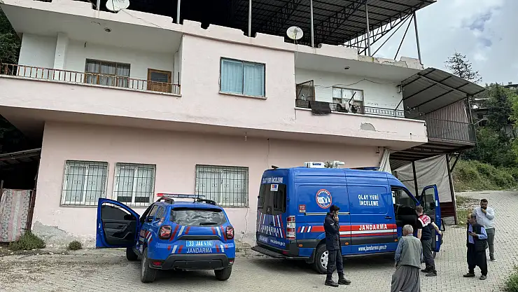 9 yaşındaki oğlunu acımadan öldürdü!