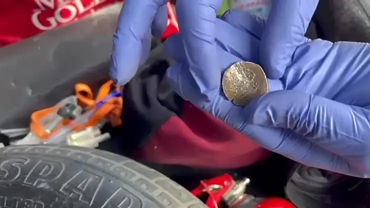 Kaçakçılık operasyonunda sikke ve silahlar yakalandı