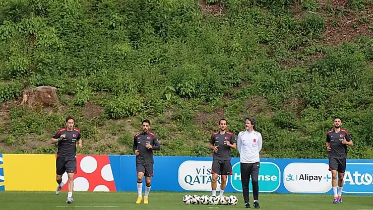 A Milli Futbol Takımı Çekya maçı hazırlıklarına devam ediyor