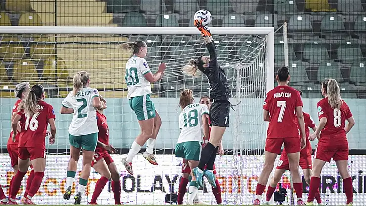 A Milli Kadın Futbol Takımı sahasında İrlanda'ya mağlup oldu
