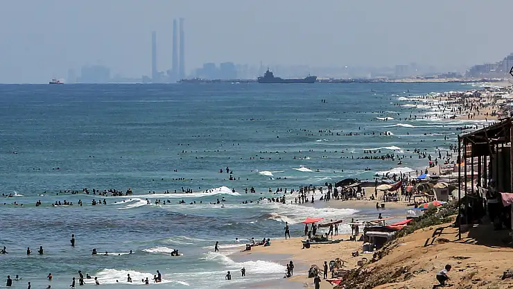 ABD gemileri Gazze'nin Nuseyrat Mülteci Kampı sahilinde görüntülendi